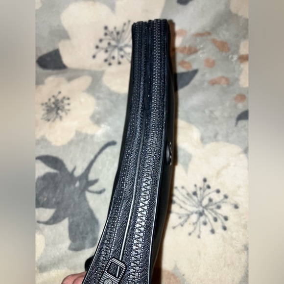 Lululemon - Picture 4 of 6